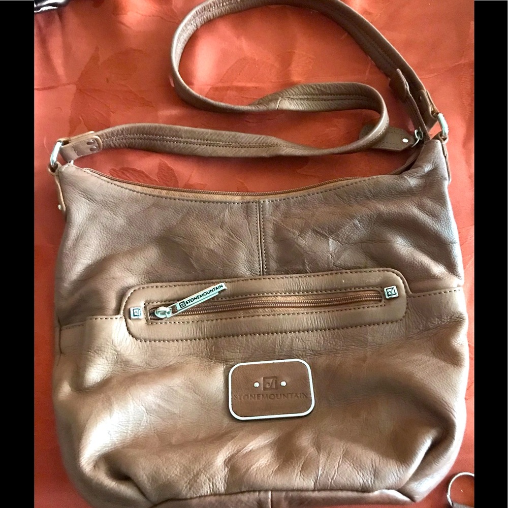 EUC Stone Mountain Handbag. Buttery soft leather. Brown w/silver hardware.
